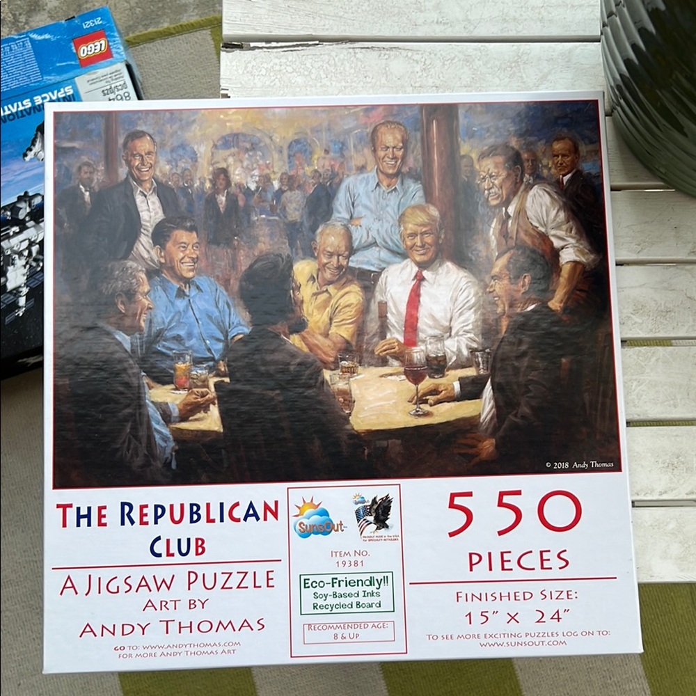The Republican Club Jigsaw Puzzle 550 Pieces